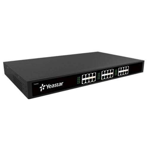 Schwarzes Yeastar-Netzwerkgerät mit mehreren Ethernet-Anschlüssen auf der Vorderseite vor weißem Hintergrund.