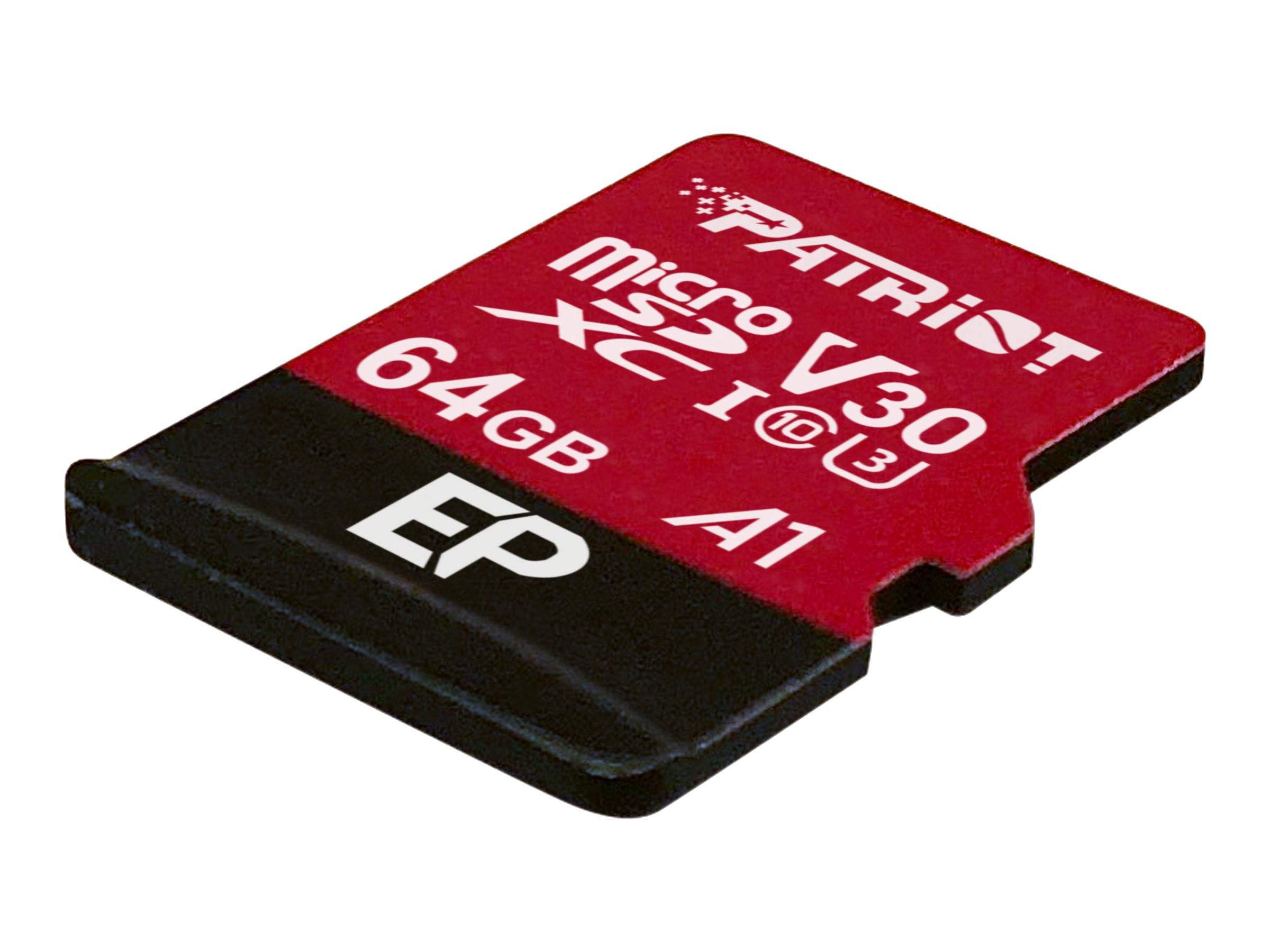 Eine rot und schwarz gefärbte 64GB Patriot microSDXC-Speicherkarte mit den Bezeichnungen „A1