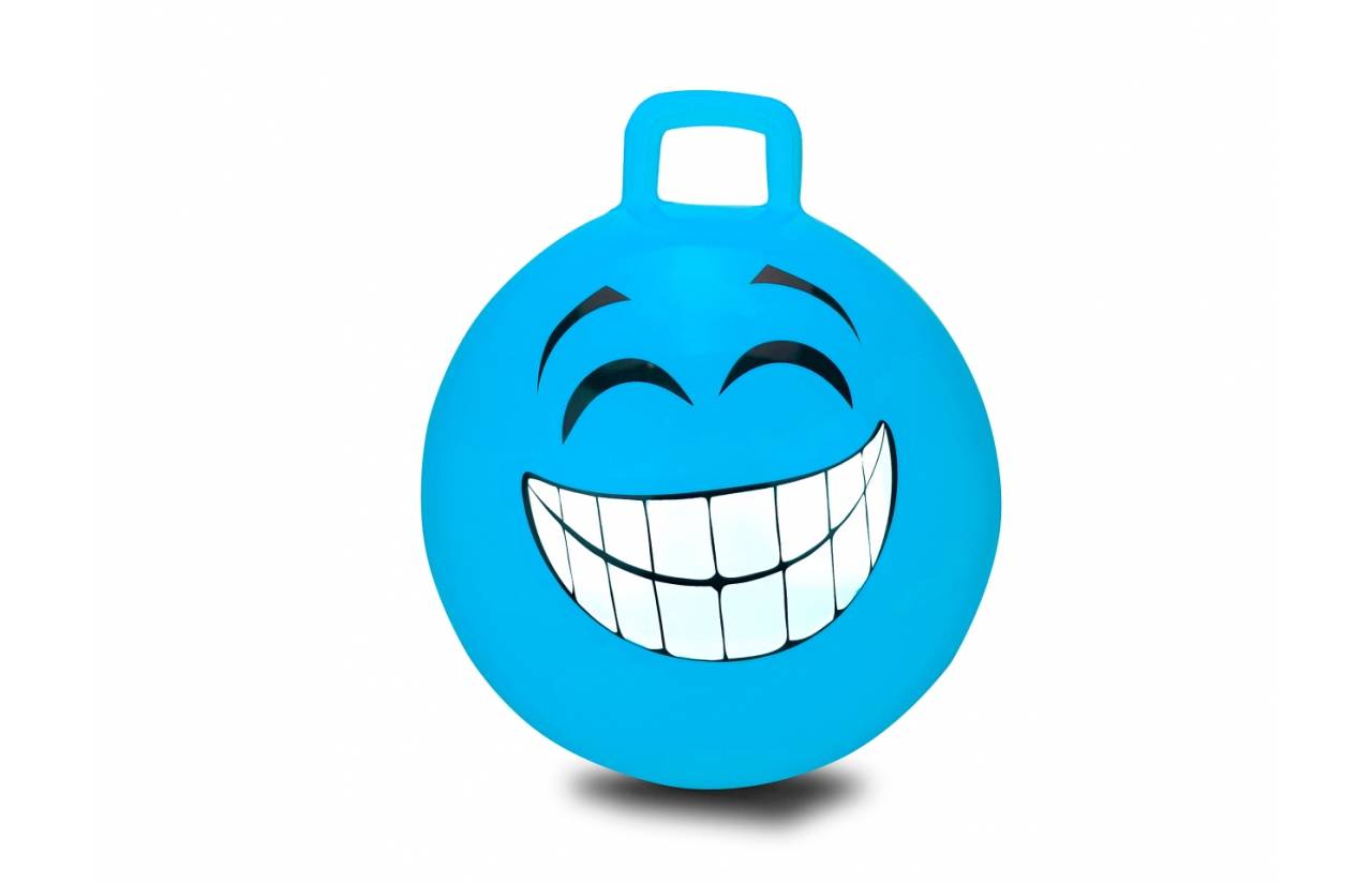 Blaues lächelndes kugelförmiges Spielzeug oder Ornament mit Griff, mit einem breit grinsenden Gesicht auf weißem Hintergrund.