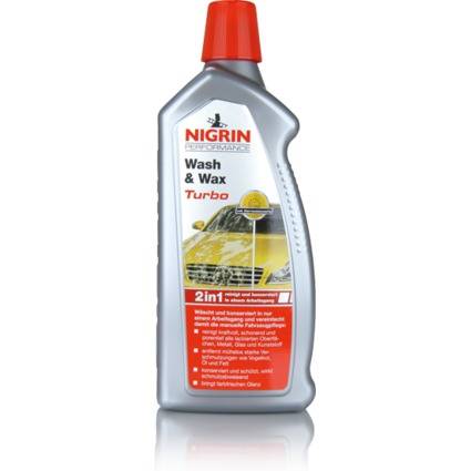 Flasche Nigrin Performance Wash & Wax Turbo, mit einem Autobild auf dem Etikett und Betonung seiner 2-in-1-Wasch- und Wachsleistung.