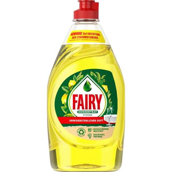 Flasche von Fairy Zitronen-Geschirrspülmittel mit rotem Deckel und gelber Flüssigkeit, auf dem Etikett 