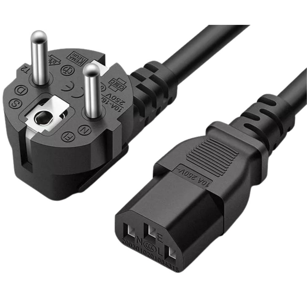 Schwarzes europäisches Stromkabel mit geerdetem 2-poligem Stecker auf einer Seite und IEC-C13-Gerätestecker auf der anderen Seite.
