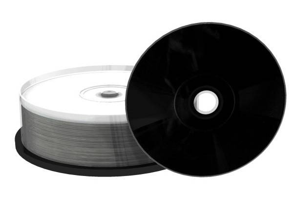 Stapel von leeren optischen Discs mit einer schwarzen Disc, die sich vorne gegen den Stapel lehnt.