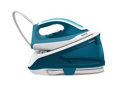 Teal- und weißes Tefal-Dampfbügeleisen auf seinem Ständer, in Profilansicht auf weißem Hintergrund gezeigt.