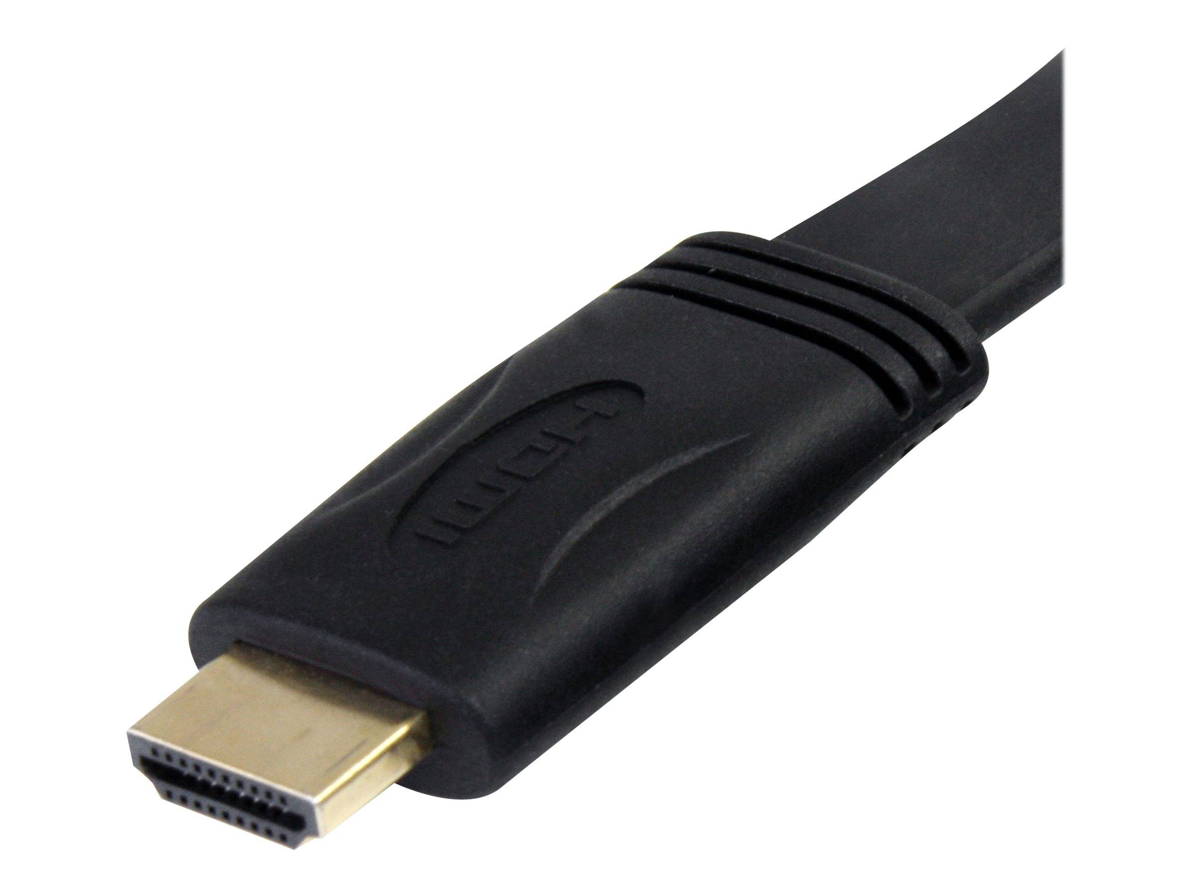 Nahaufnahme eines schwarzen HDMI-Kabelsteckers auf weißem Hintergrund.