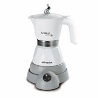 Weiße elektrische Mokka-Kaffeemaschine mit Griff, Deckelknopf und Stromschalter auf der Basis vor neutralem Hintergrund.