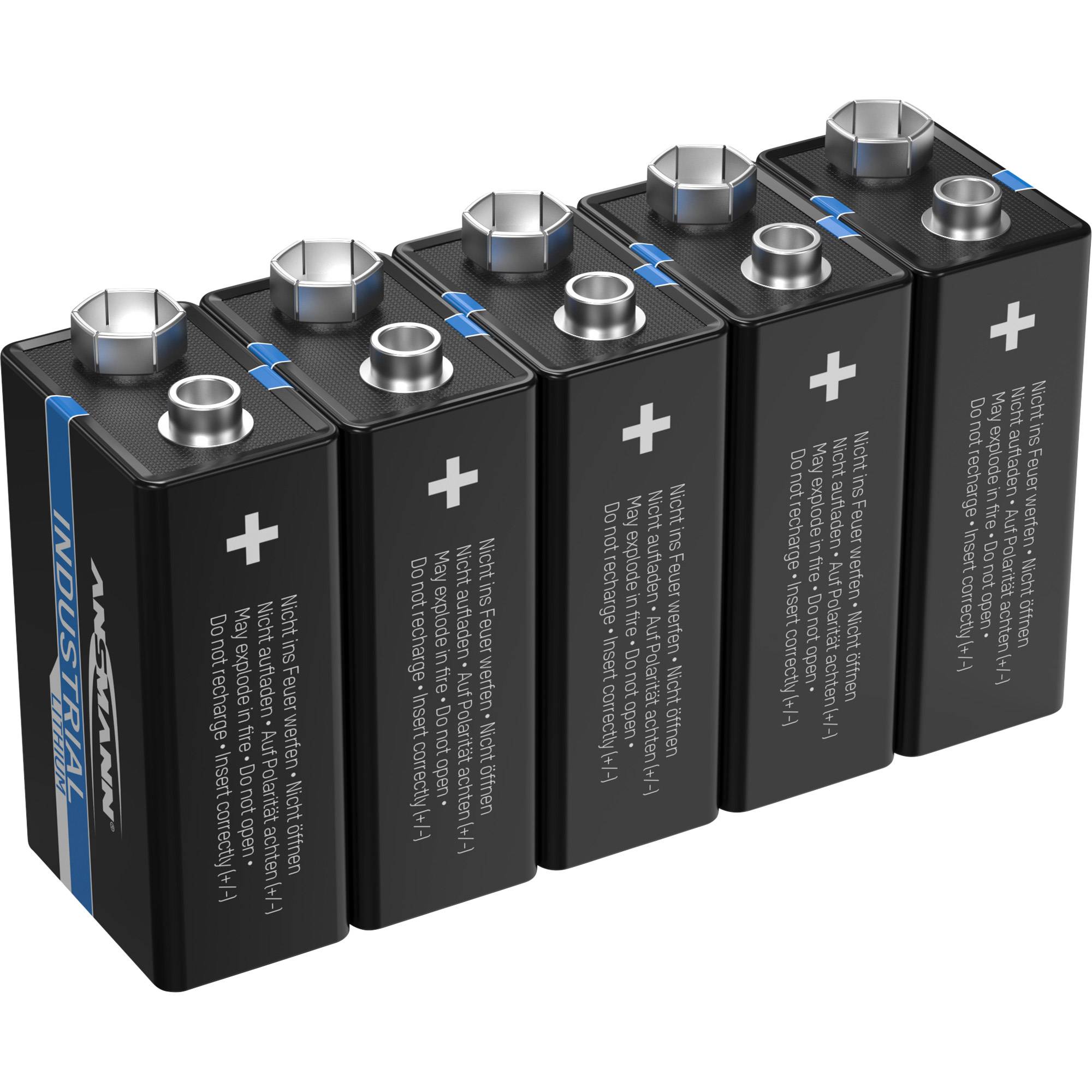 Fünf schwarze Batterien im Industrie-Stil in einer Reihe angeordnet, jede mit einem Pluszeichen markiert und mit Spannung und Sicherheitswarntext beschriftet.