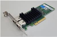 PCIe-Erweiterungskarte mit Metallhalterung, zwei Ethernet-Anschlüssen und einem großen schwarzen Kühlkörper auf der Platine.