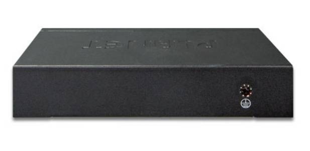 Schwarzes rechteckiges elektronisches Gerät mit einer vorderen Stromversorgungsanzeigeleuchte und einem Logo auf der rechten Unterseite