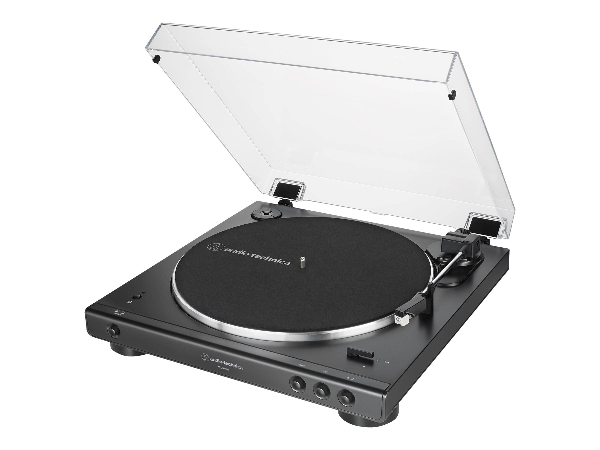 Schwarzer Audio-Technica Plattenspieler mit transparenter, offener Staubschutzhaube, Tonarm und Plattenteller auf weißem Hintergrund sichtbar.