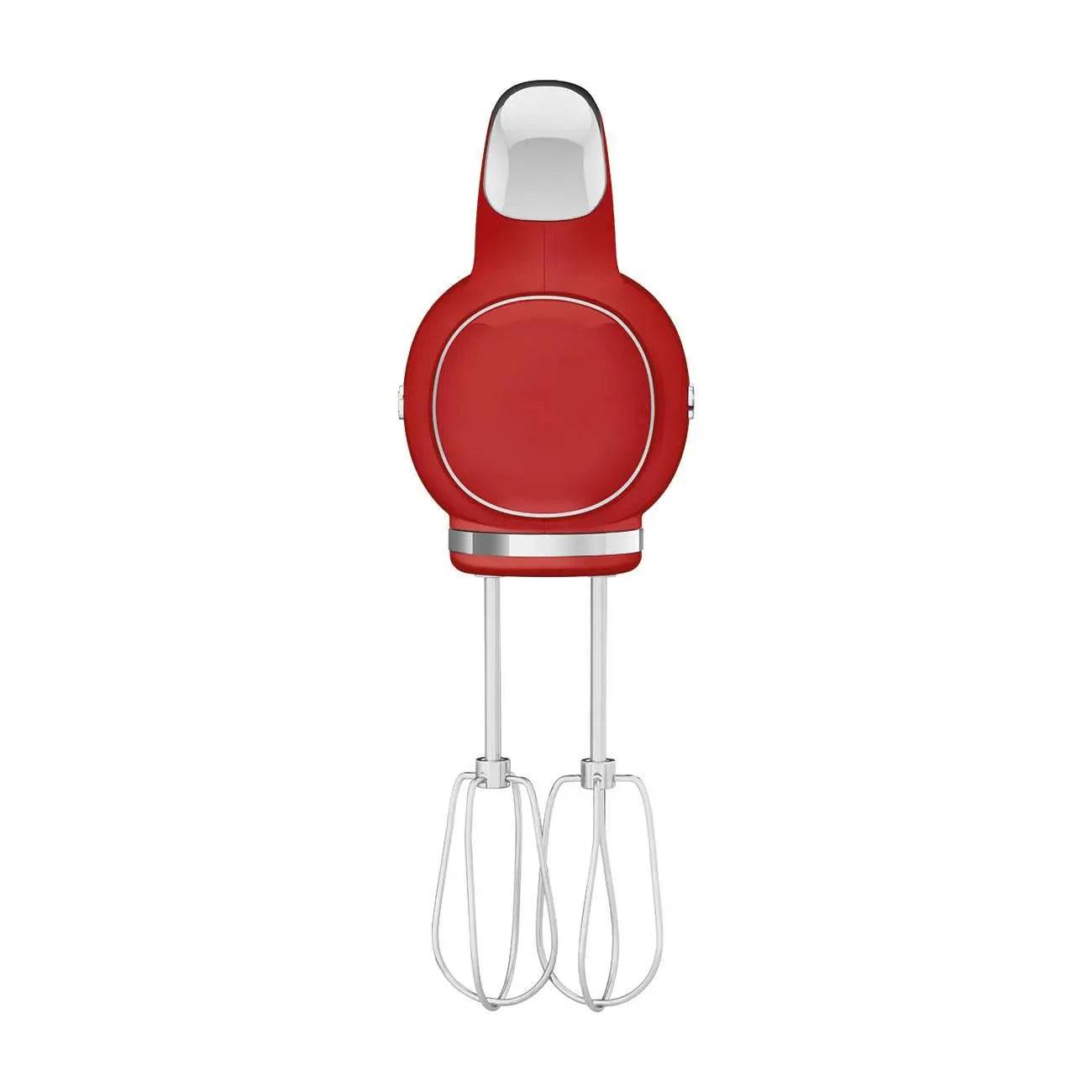 Roter elektrischer Handmixer mit zwei Drahtbesen auf weißem Hintergrund.
