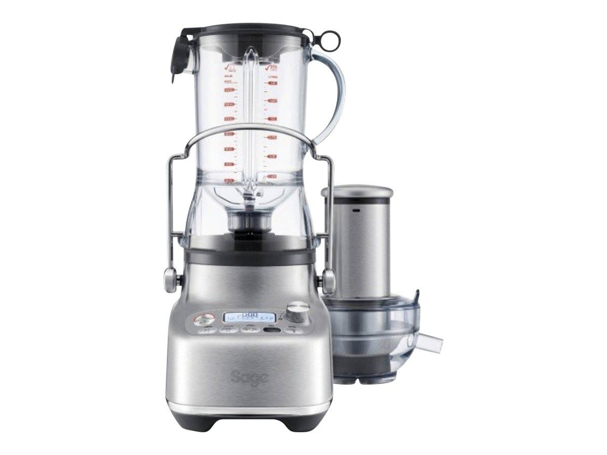 Silberner Mixer mit durchsichtiger Messbehälter, digitaler Anzeige und Geschwindigkeitseinstellungen, begleitet von zusätzlichem Küchenmaschinen-Aufsatz.