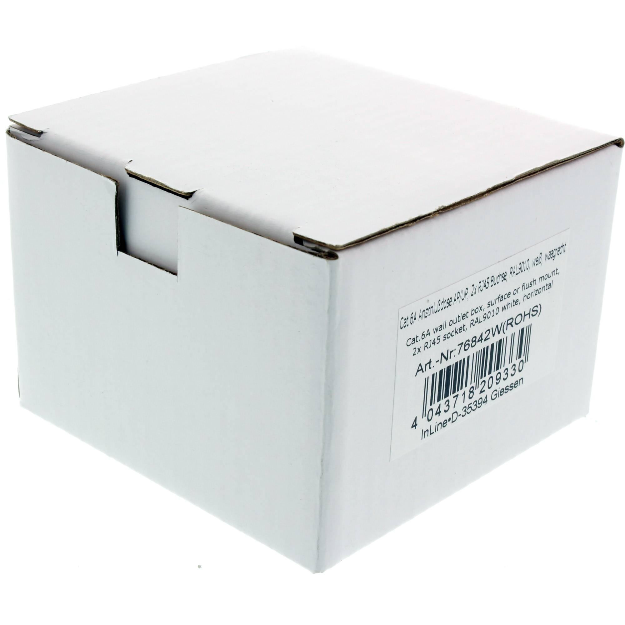 Weißer Kartonversandkarton mit gedrucktem Produktetikett und Barcode auf der Seite
