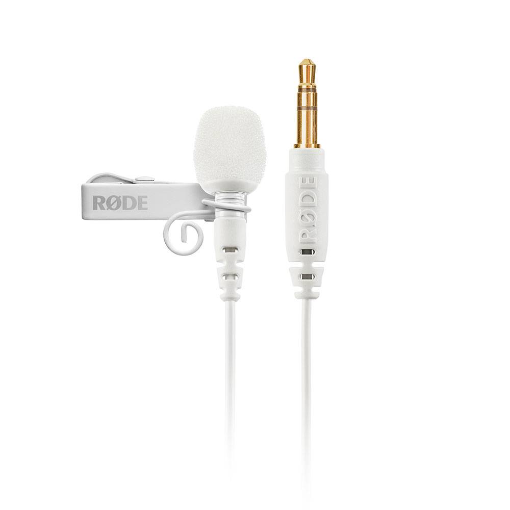 Weißes RODE Lavaliermikrofon mit Clip und Schaumstoff-Windschutz, abgebildet mit einem vergoldeten 3,5-mm-Audiostecker auf weißem Hintergrund.