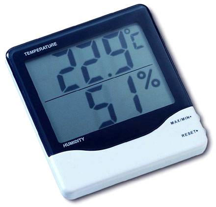 Digitales Thermometer-Hygrometer zeigt 22,9°C Temperatur und 51% Luftfeuchtigkeit an.
