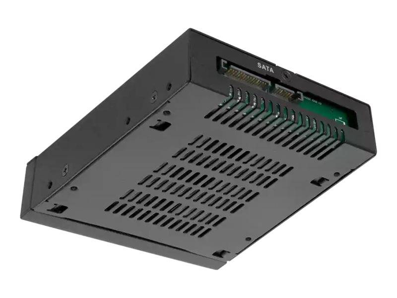 Schwarzer SATA-Laufwerk-Gehäuseadapter mit Belüftungsschlitzen und Anschlussport an einem Ende, von unten gezeigt.