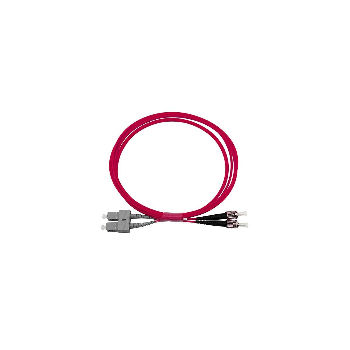 Aufgerolltes rotes Glasfaserkabel mit grauem Stecker an einem Ende und zwei schwarzen Steckern am anderen Ende.