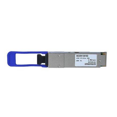 Optisches Transceiver-Modul mit blauem Griff, Metallgehäuse und Etikett, auf weißem Hintergrund dargestellt.