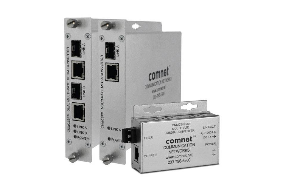 Foto von drei Comnet-Kommunikationsnetzwerk-Medienkonverter-Geräten, einschließlich zwei Multi-Rate-Dual-Media-Konvertern und einem kompakten Kupfer-zu-Faser-Konverter mit Ethernet-Anschlüssen und Statusleuchten.