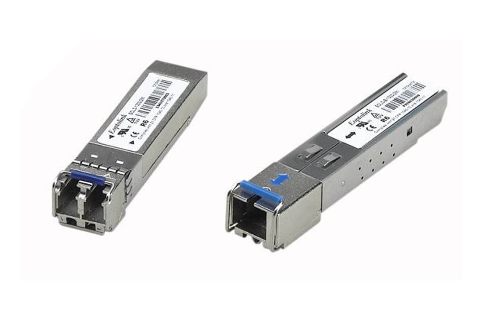 Zwei kleine Metallfaseroptik-Transceiver-Module mit blauen Zugleinen, dargestellt auf weißem Hintergrund.