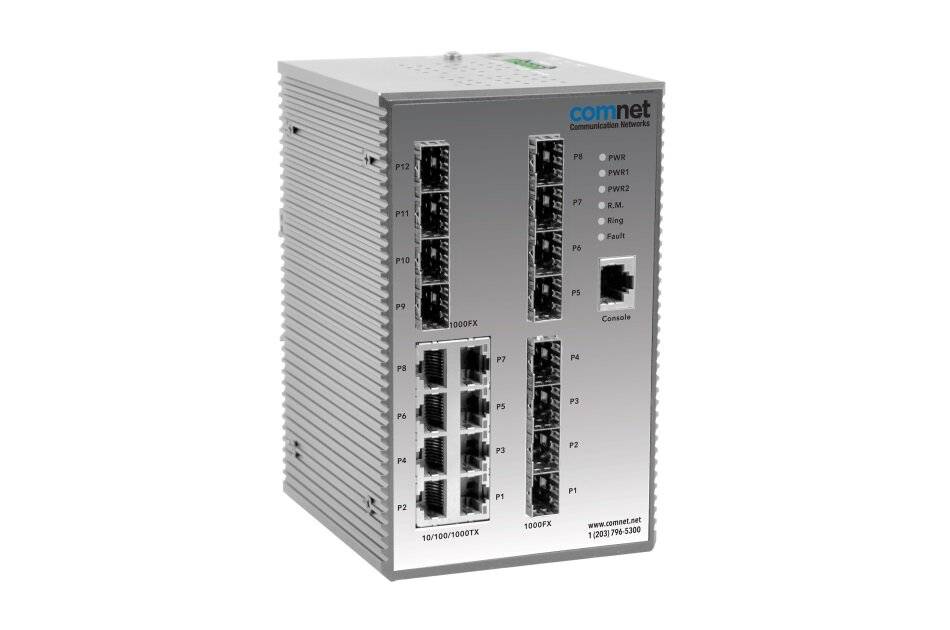 Industrieller Comnet Ethernet-Schalter mit mehreren RJ45-Anschlüssen auf der Frontseite und Glasfaseranschlüssen, Status-LEDs und einem Konsolenport in einem grauen Metallgehäuse.