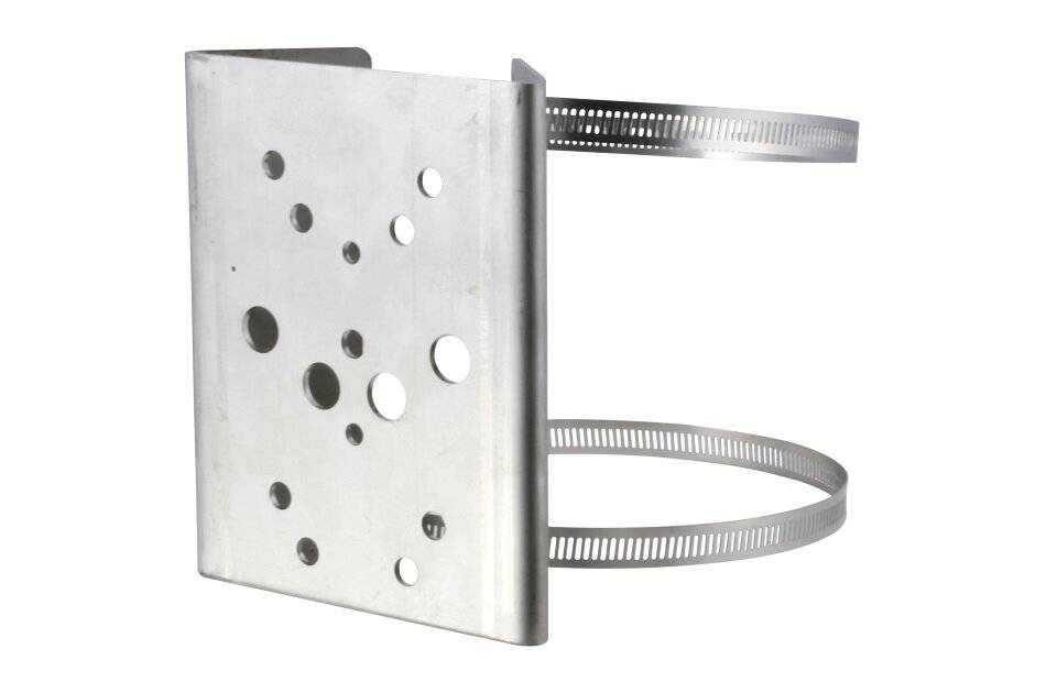 Metall-Wandmontagehalterung mit perforierter Platte und zwei verstellbaren Spannbändern, die nach außen verlaufen, auf weißem Hintergrund dargestellt.