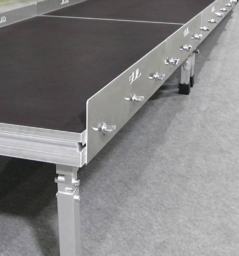 GUIL BTA-01 - Aluminium Sicherheitsbarriere geeignet für alle Bühnenelemente (Höhe über Deck 75 mm | Materialstärke 3