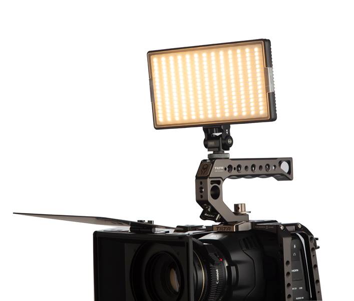 SWIT ELECTRONICS CL-15 - Kompaktes Bi-Color SMD LED Kamera Headlight (15 Watt | 550 Lux | 3.200 - 6.500 K) - schwarz