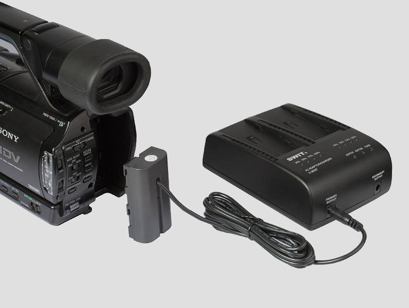 SWIT ELECTRONICS S-7500F - Sony NP-F Dummy Akku mit DC-Stecker und Pole-Tap - in schwarz