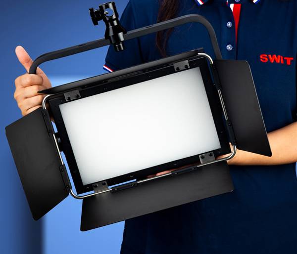 SWIT ELECTRONICS CL-M100D - Bi-Color Mini SMD Studio LED Panel Lechte mit DMX-Steuerung (100 Watt | 3.400 Lux | 2.700 -
