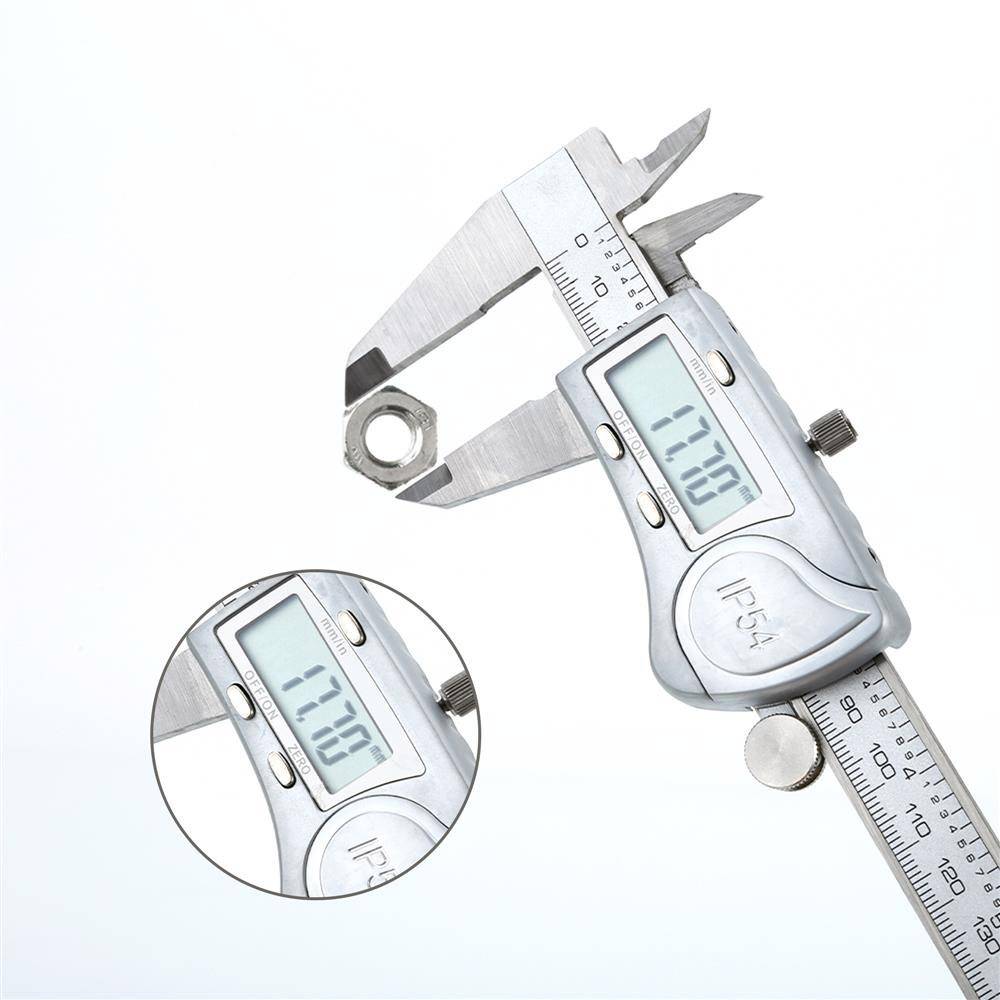 Intirilife Digitaler Messschieber in SILBER – 150mm / 6 Zoll IPX54 Wasserdichte Edelstahl Schieblehre Hochpräzises Profi-Messgerät mit LCD-Display