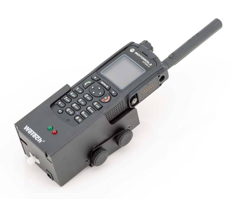 WTC680 KFZ Schnelladegerät Halterung 10V 30V für das MOTOROLA Handfunkgerät MTP850