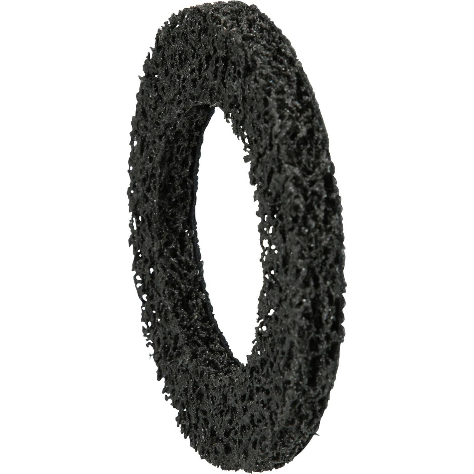 Ein grober, schwarzer Schleifpad in kreisförmiger Form, entwickelt für Reinigungs- oder Oberflächenvorbereitungsaufgaben.