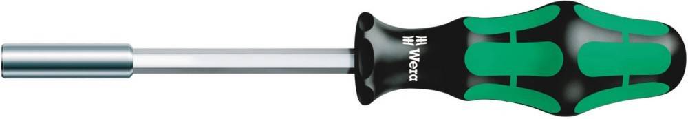 Eine schwarze Hantelscheibe auf einer Seite einer Hantelstange, isoliert auf weißem Hintergrund.