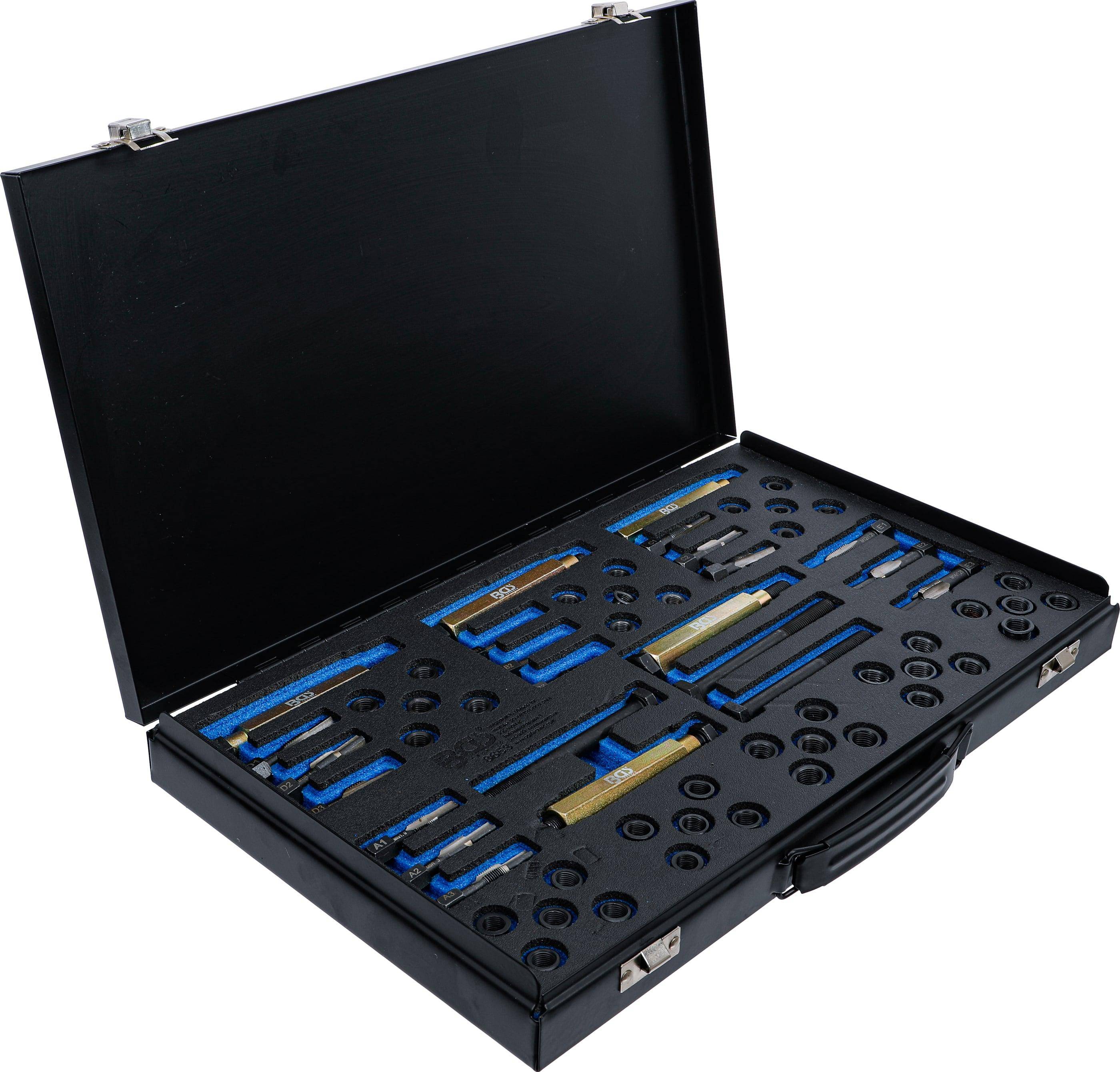 Ein schwarzes Werkzeugkoffer, offen, um verschiedene Präzisionsmessinstrumente zu zeigen, die ordentlich in Schaumstoffpolsterung organisiert sind.