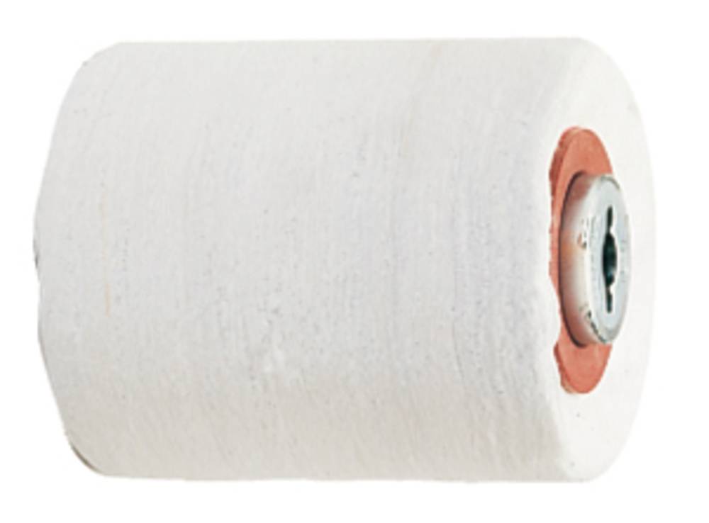 Eine große weiße Rolle Papiertücher oder Tissue auf einer Spindel, isoliert auf weißem Hintergrund dargestellt.