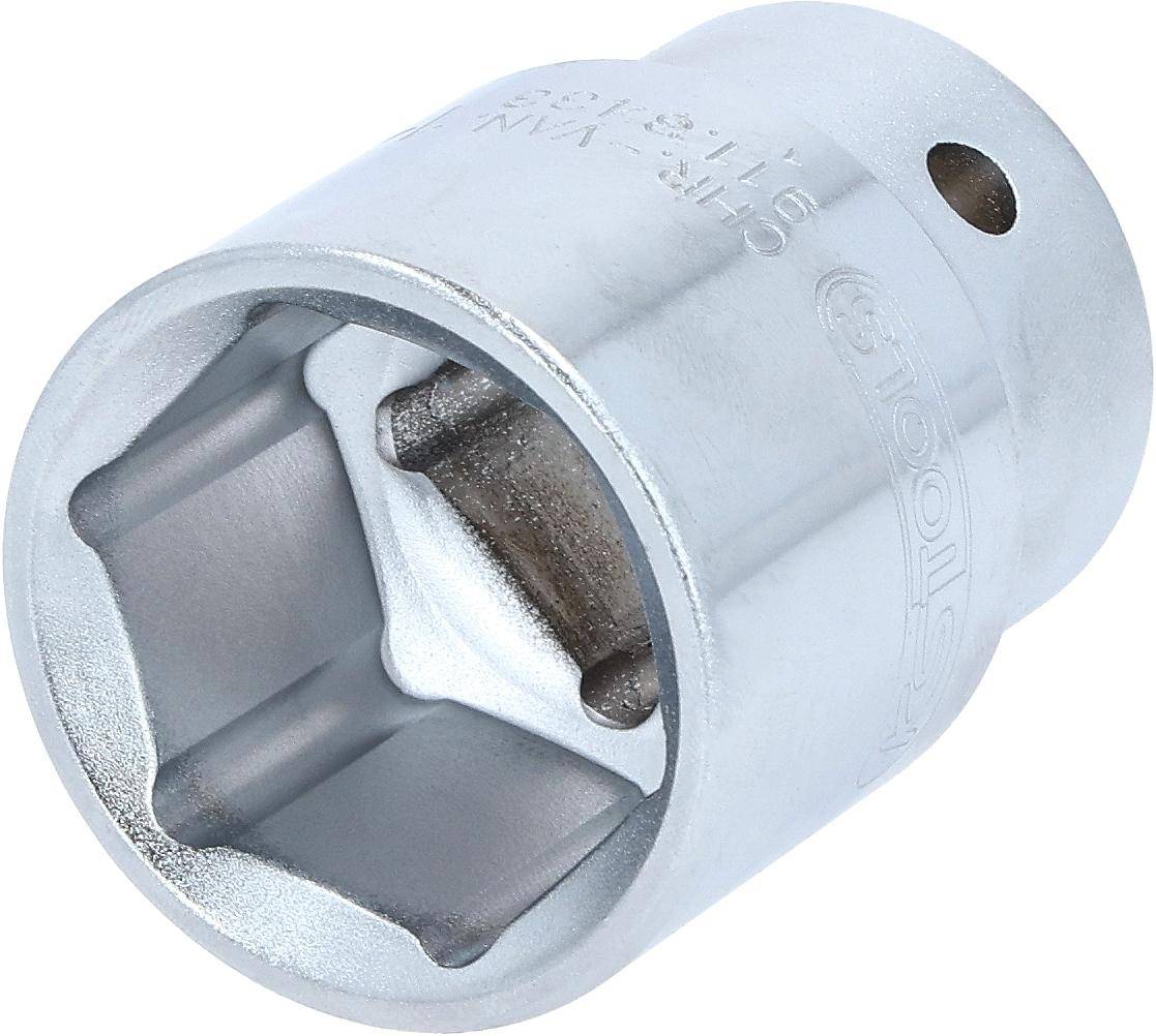 Ein glänzender Metallsteckschlüsseleinsatz mit sechseckiger Innenform, der zum Anziehen oder Lockern von Muttern und Bolzen verwendet wird.