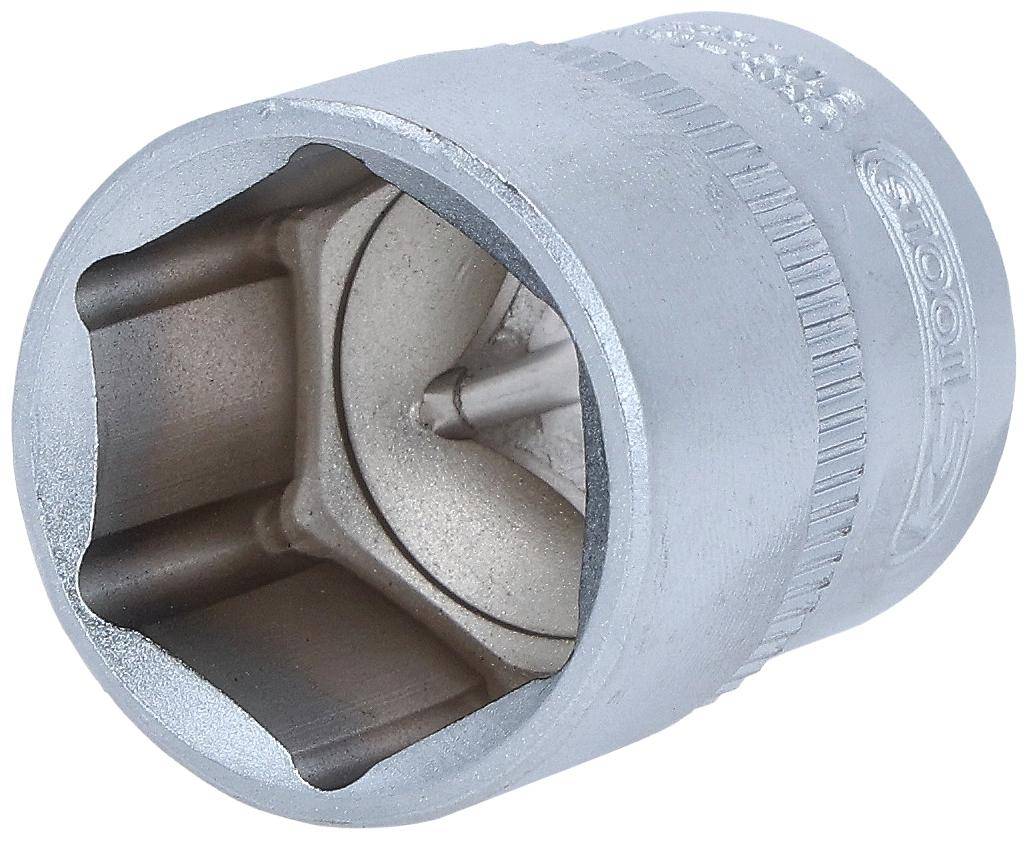Ein Nahaufnahmebild eines silbernen metallischen Steckschlüsselkopfes mit einer sechseckigen Öffnung, der zum Anziehen oder Lösen von Muttern und Schrauben konzipiert ist.