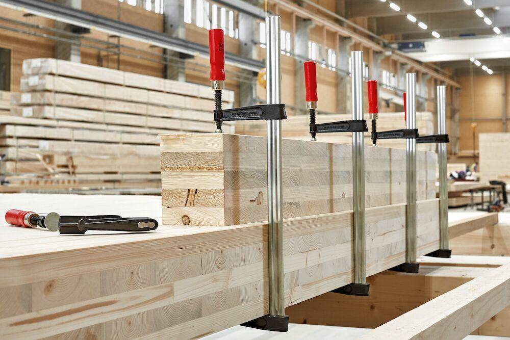 BESSEY Temperguss-Schraubknecht TKPN mit bewährtem Holzgriff