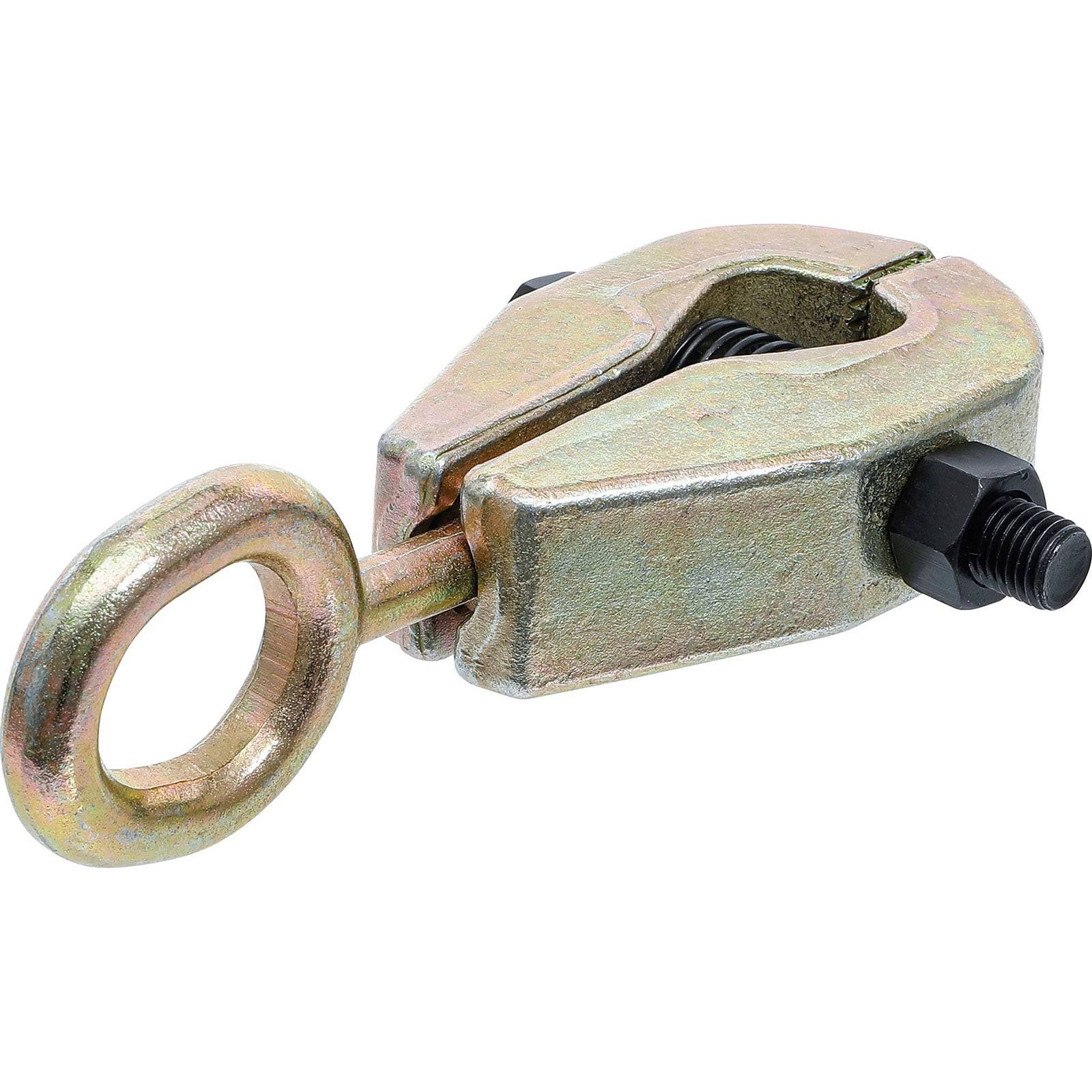 Eine Metallklemme mit einem angebrachten Rundring, die zum Sichern und Anheben schwerer Gegenstände verwendet wird, auf einem weißen Hintergrund abgebildet.