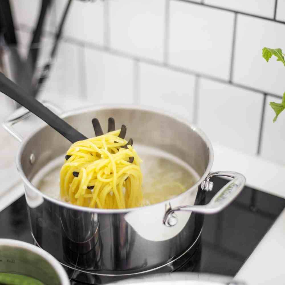 GastroMax 691-81 Pastalöffel, 30 cm Nylon max. 260°C, schwarz