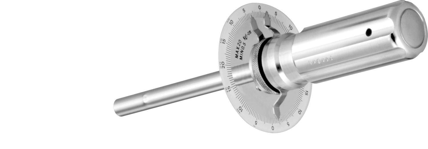 Nahaufnahme eines metrologischen Instruments mit einer Skala von 0 bis 50, gekennzeichnet mit „MAX=20 MIN=0,5 kg/cm
