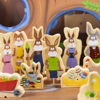 yoamo Osterkalender mit Spielkoffer mit 16 Holzfiguren & Osterhasengeschichte zum Vorlesen yoamo Osterkalender mit Spielkoffer mit 16 Holzfiguren & Osterhasengeschichte zum Vorlesen