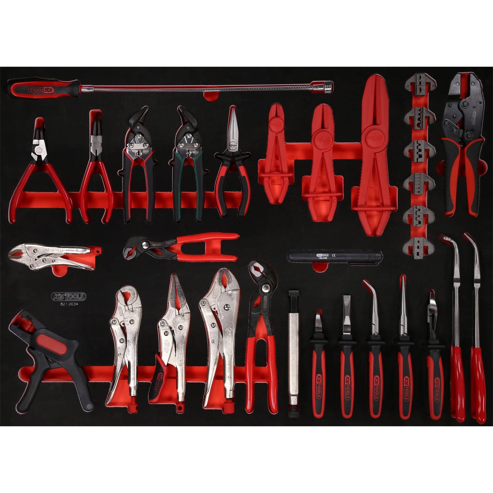 Ein Werkzeugorganizer, der verschiedene Handwerkzeuge wie Zangen, Stemmeisen und Schraubzwingen präsentiert, alle sauber auf einem roten Halter angeordnet.