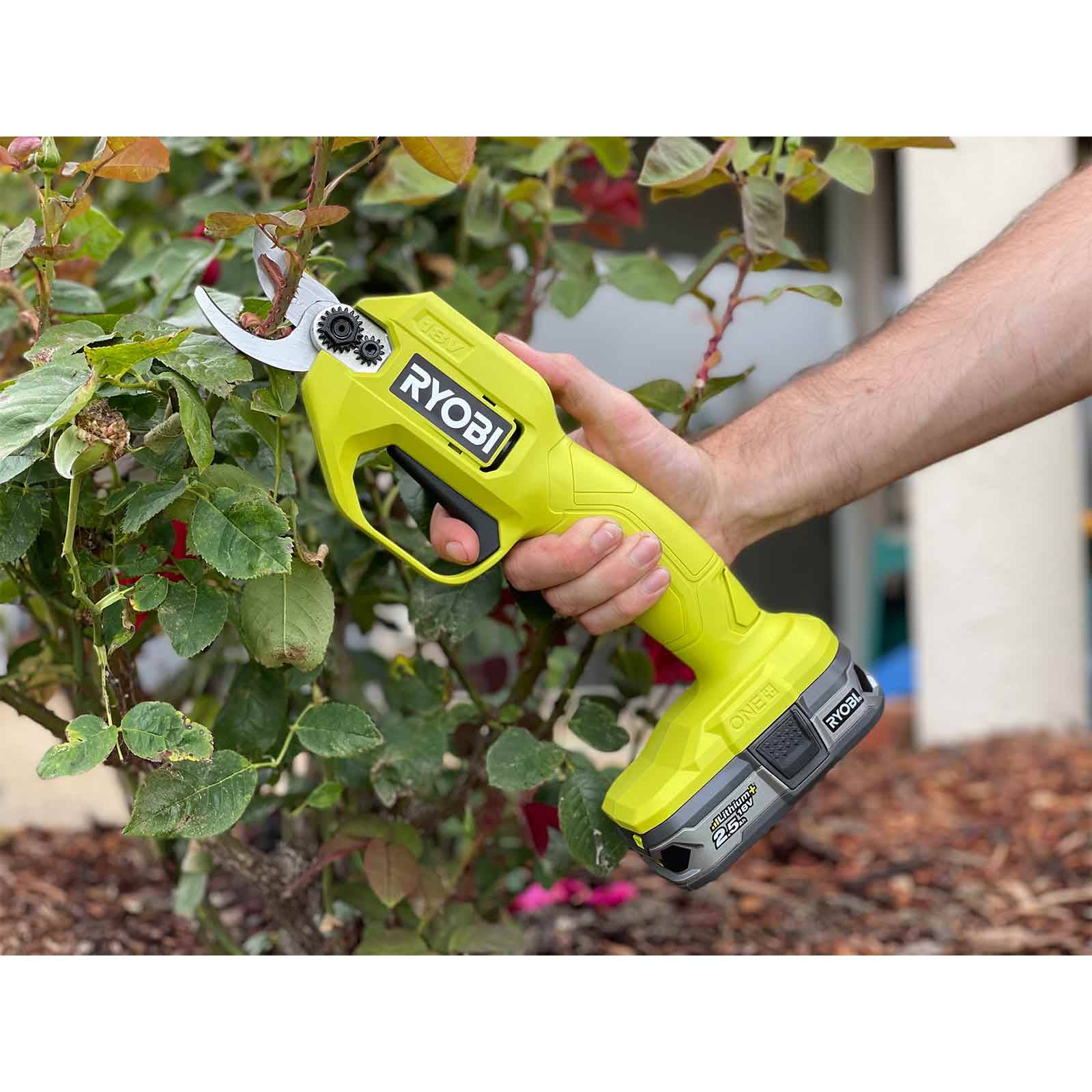 RYOBI Akku-Gartenschere RY18SCA-0 18V