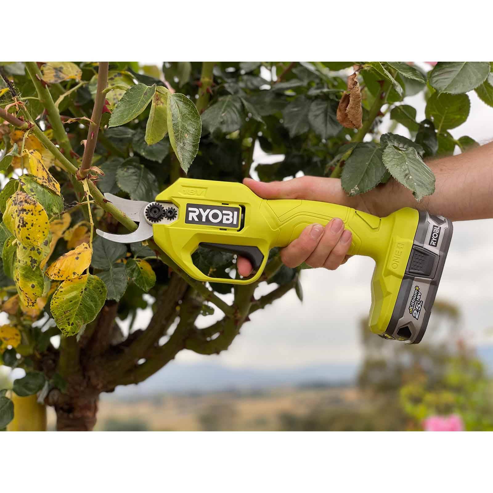 RYOBI Akku-Gartenschere RY18SCA-0 18V