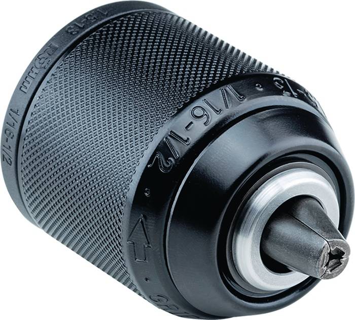 Eine schwarze Metallbohrfutterhülse mit einem eingesetzten Sechskantbit, auf deren strukturiertem Griff eingravierte Messungen von '1/16–1/2' zu sehen sind.