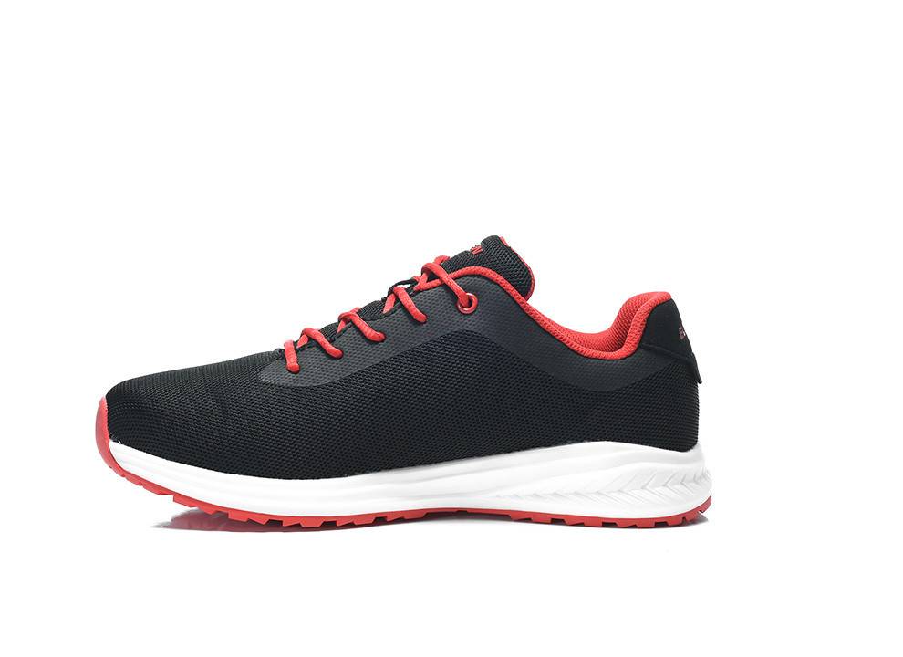 Schwarzer und roter Sportschuh mit weißer Sohle, mit Netzdesign und Schnürverschluss, Seitenansicht.