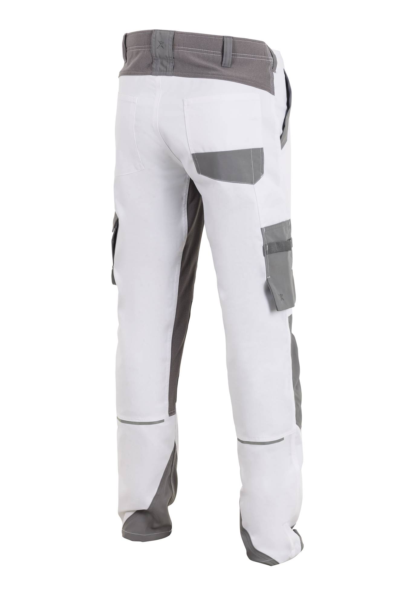 Weiße und graue Arbeitshosen mit mehreren Taschen, verstärkten Knien und Kontrastakzenten, die auf Haltbarkeit und Funktionalität ausgelegt sind.