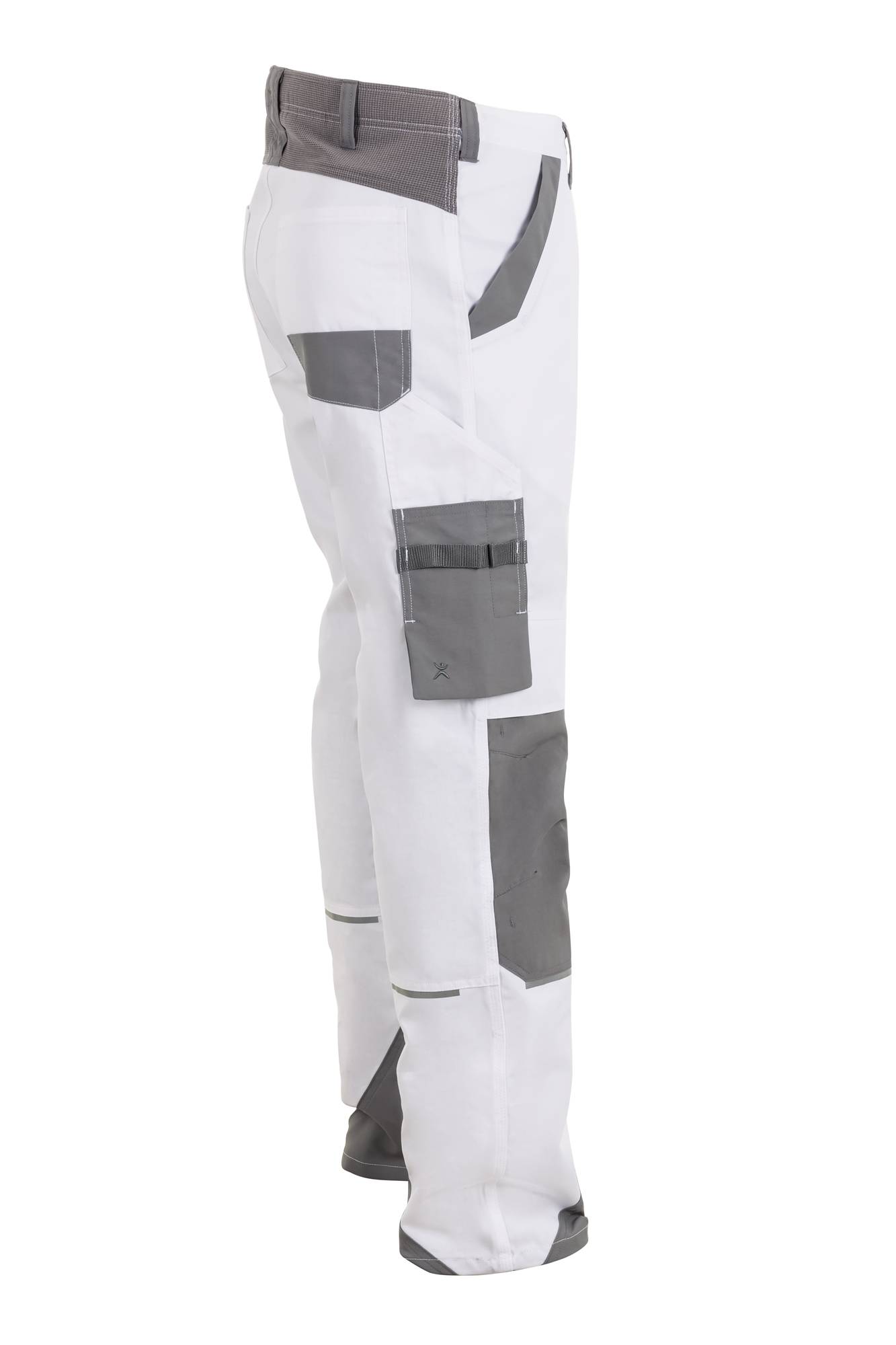 Weiße Arbeitshosen mit grauen Kniebesätzen, seitlichen Taschen und verstärkten Nähten. Ideal für Arbeitsbereiche, die Langlebigkeit und Funktionalität erfordern.